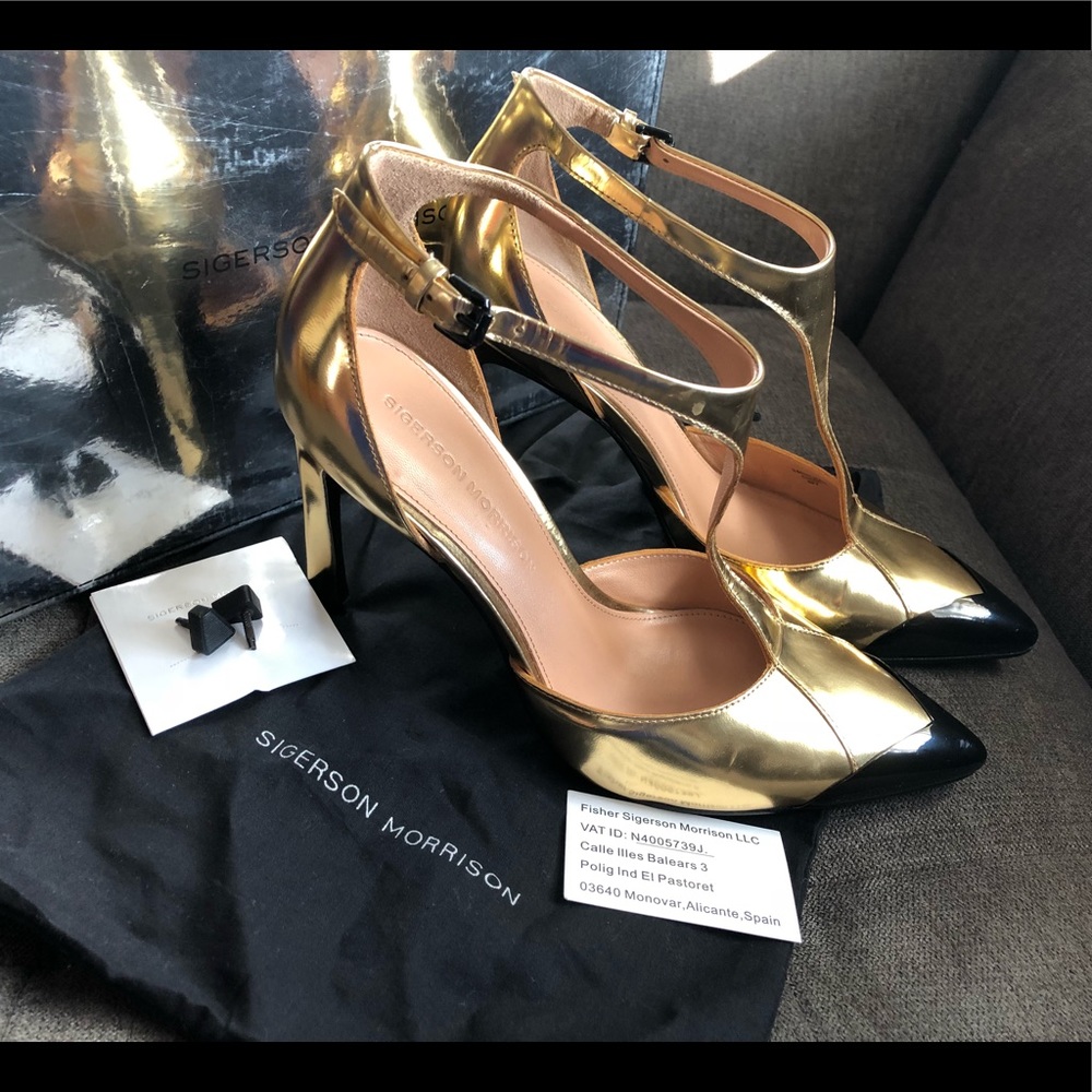 Sigerson Morrison Gold Patent Giliana Pumps - sz 8